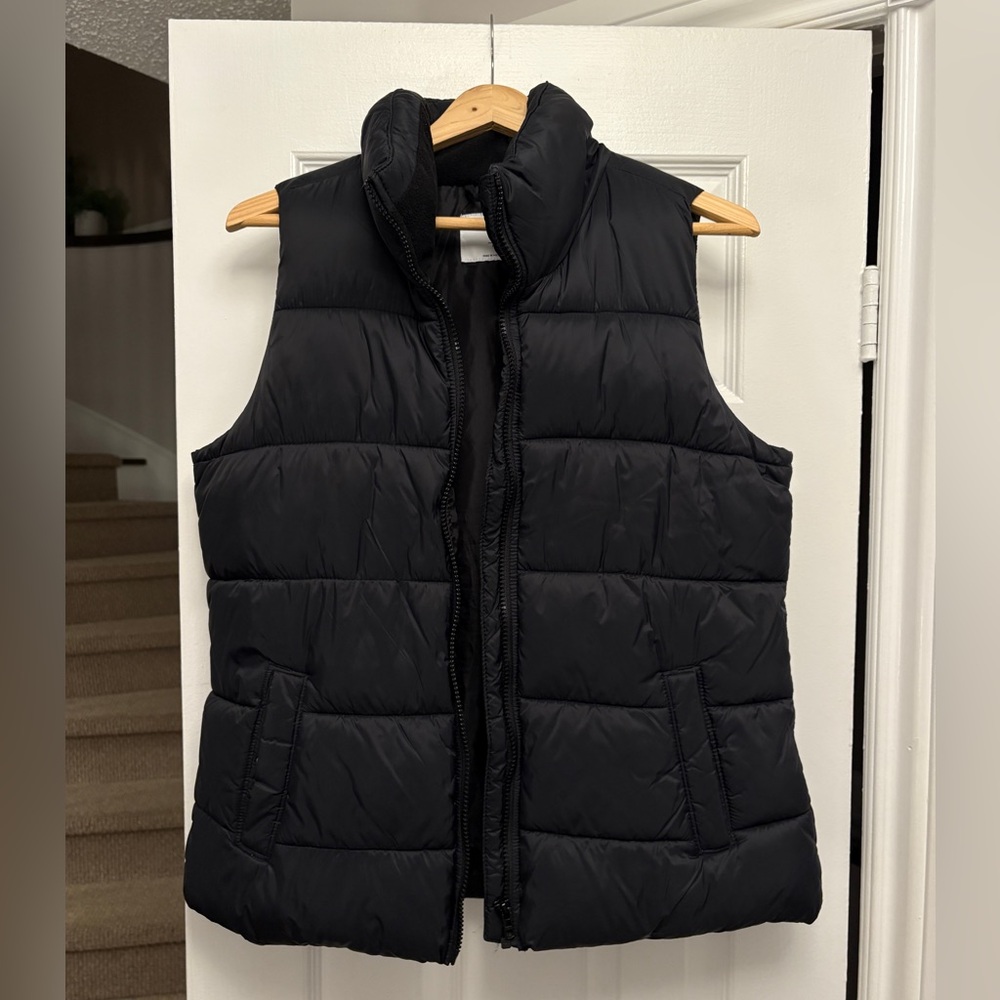 NEW Black Puffer Vest
